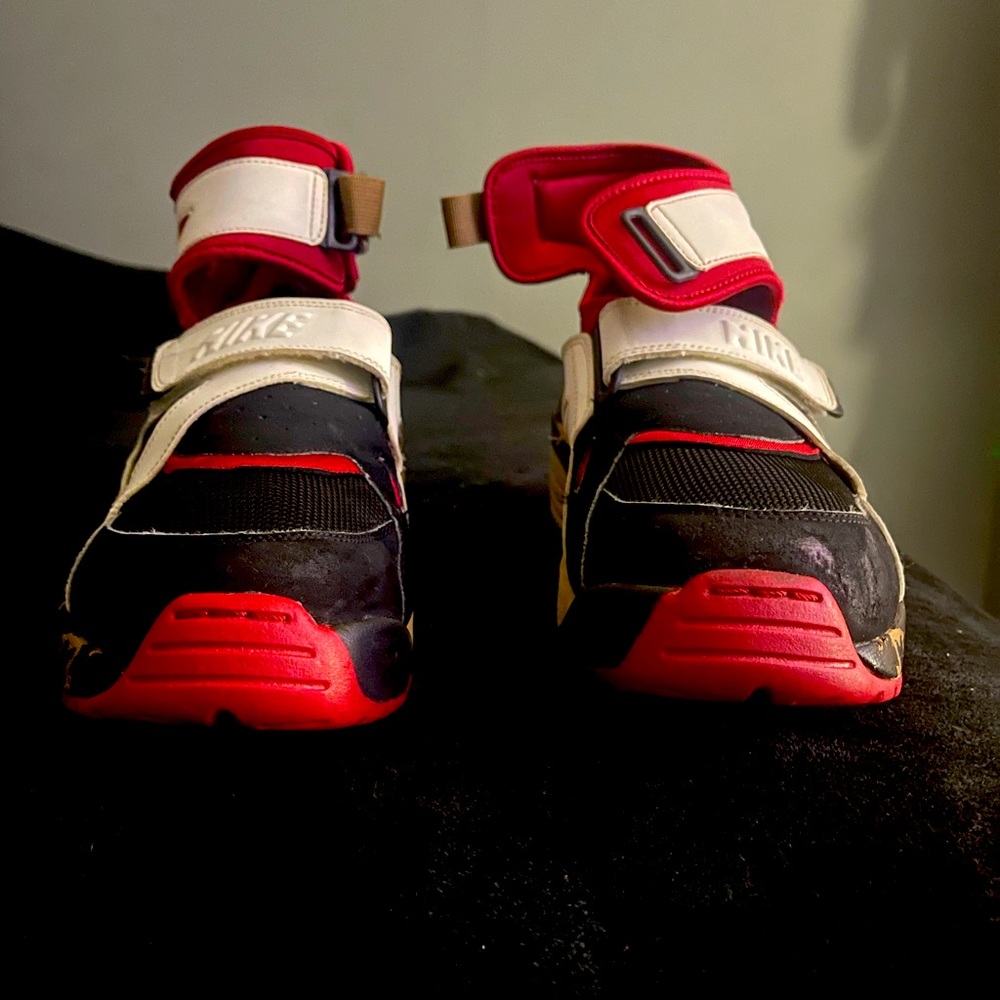 Pre-owned Air Carnivore Red White Black In Varsity Red/white-black Sz 11.5